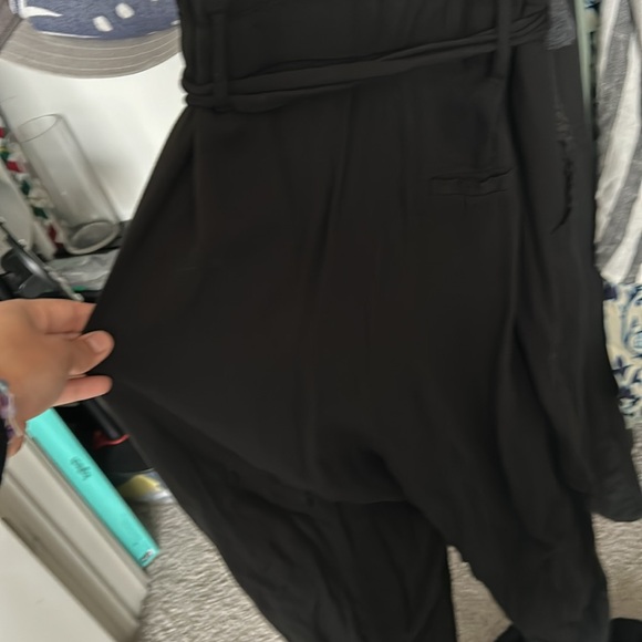 Guess black short sleeve utility jumpsuit soft material size medium. - Picture 5 of 5